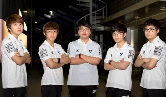Falcons 的首席执行官；否认关于kyousuke从Spirit Academy转会费的谣言
