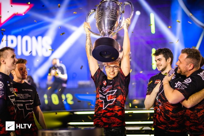 Leviatán VALORANT benches demon1 and rossy