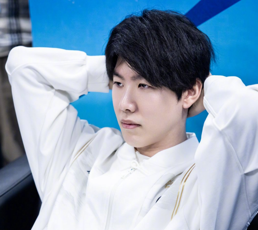 Astralis 在 PGL Astana 2025 的半决赛中以 2：1 自信地击败了 aurora 。