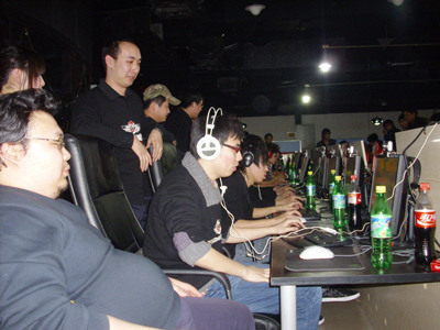 BLG官博发布S14出征定妆照：青春风暴，热血当燃！