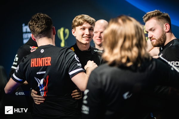 JD Gaming 官方公告： cvMax 正式加入团队，担任俱乐部的主教练