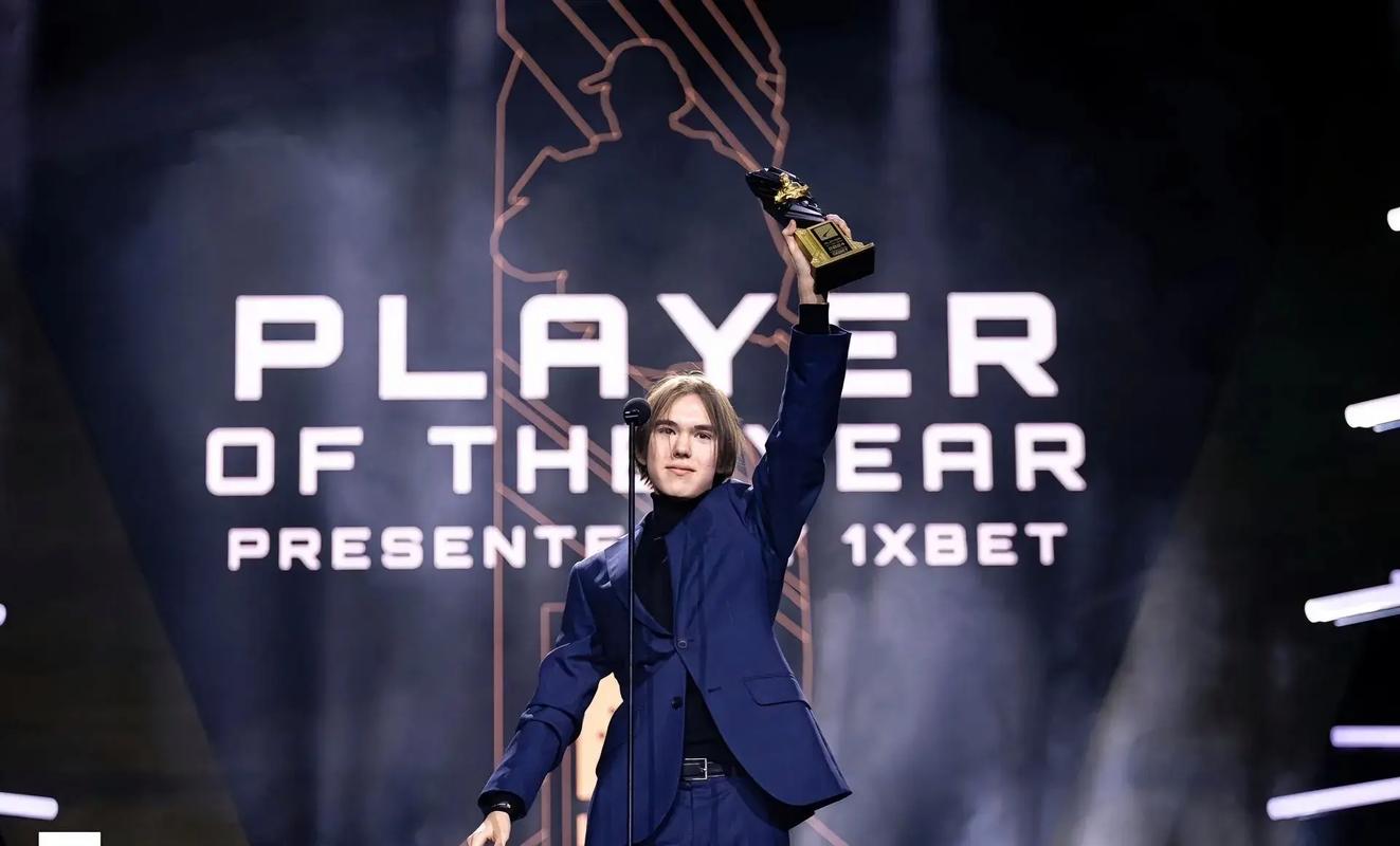 中场教练更换帮助BLG战胜微博