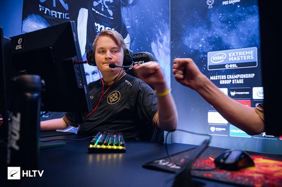 2024 LPL 全明星赛-有趣的统计数据： rookie 是最年长的选手； bin 是最年轻的选手
