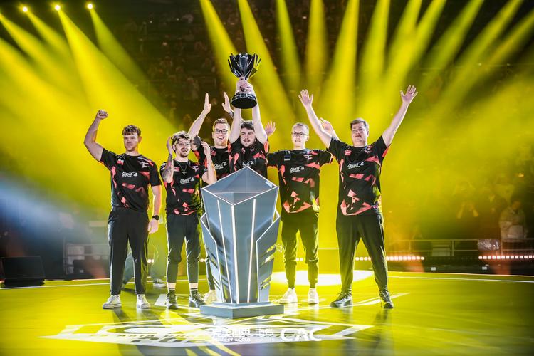 BLG赛后群访 教练：赛前研究对方的习惯 包括打野动线和英雄选择